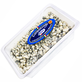 Gorgonzola blokjes gesneden